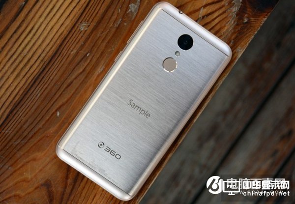 堅果Pro和360手機N5對比評測：哪個好？Pro/N5誰更值得買？